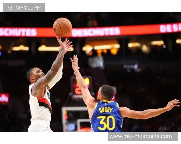 梅里尔首节替补表现抢眼三分球三投全中贡献9分