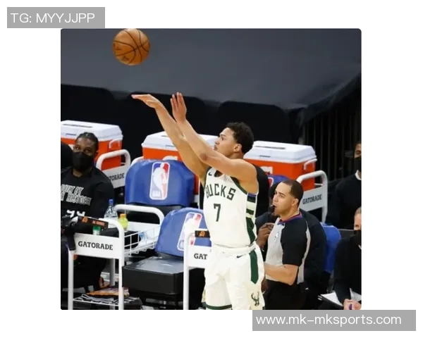 小香农替补出战17分钟狂砍18分全场7投全中展现超强实力 小香农替补出战17分钟狂砍18分全场7投全中展现超强实力