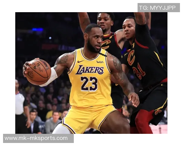 里德替补表现平平15投6中贡献15分7篮板1盖帽三分球命中率不佳