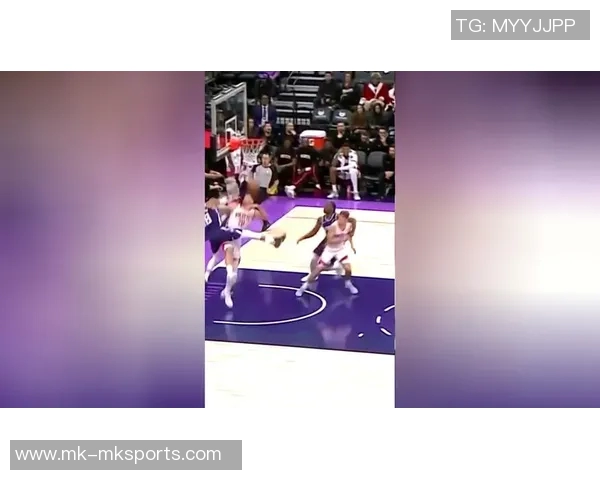 托布绝杀失利遭封盖03秒空接再被大帽翻倒在地真是倒霉透了