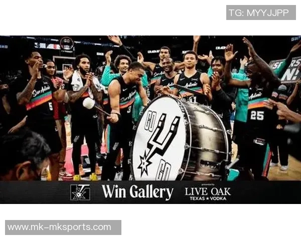 米奇称赞队内人才众多文班是基石凯尔登则是球队灵魂所在 米奇称赞队内人才众多文班是基石凯尔登则是球队灵魂所在