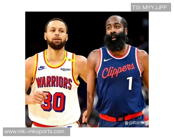 库里赛前幽默互动哈登称我们还在打呢展现友谊与竞技精神 库里赛前幽默互动哈登称我们还在打呢展现友谊与竞技精神