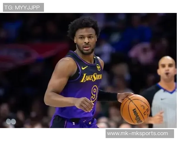 夏普表现全面贡献24分9板5助攻失误虽多依然助球队取胜 夏普表现全面贡献24分9板5助攻失误虽多依然助球队取胜